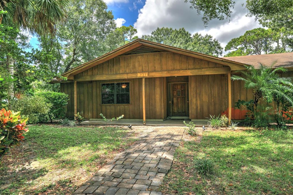 Photo of 8211 93rd Avenue, Vero Beach, FL 32967 (MLS # RX-11122673)