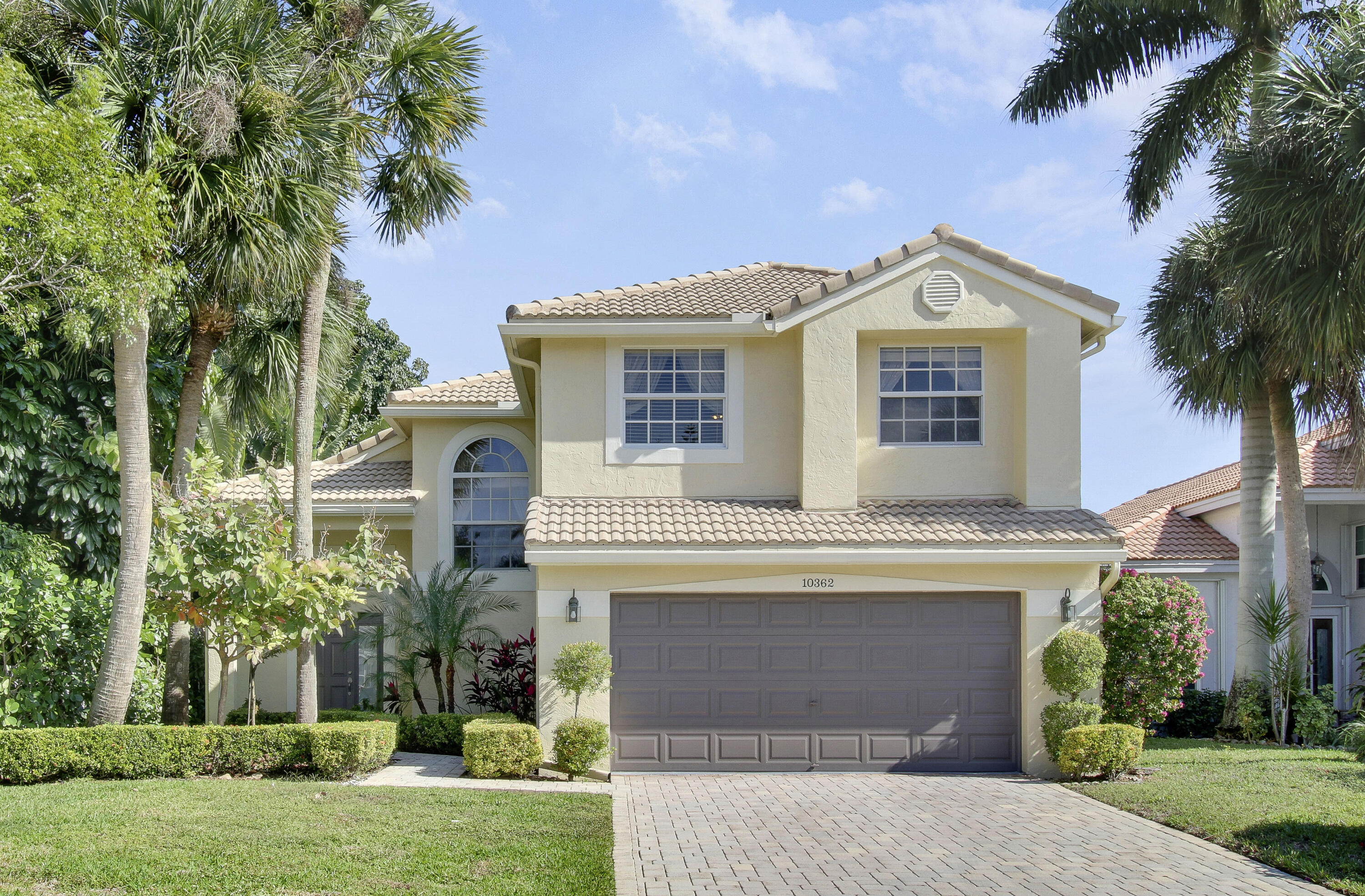 10362 Buena Ventura Drive, Boca Raton, Palm Beach County, Florida - 4 Bedrooms  
2.5 Bathrooms - 