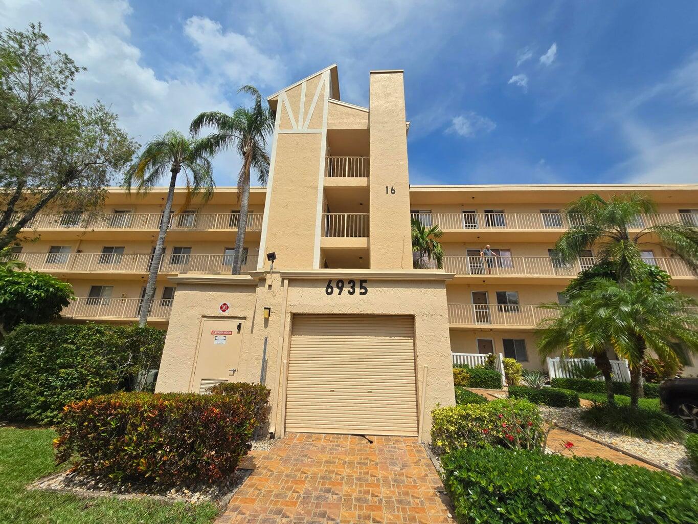 6935 Huntington Lane 108, Delray Beach, Palm Beach County, Florida - 2 Bedrooms  
2 Bathrooms - 