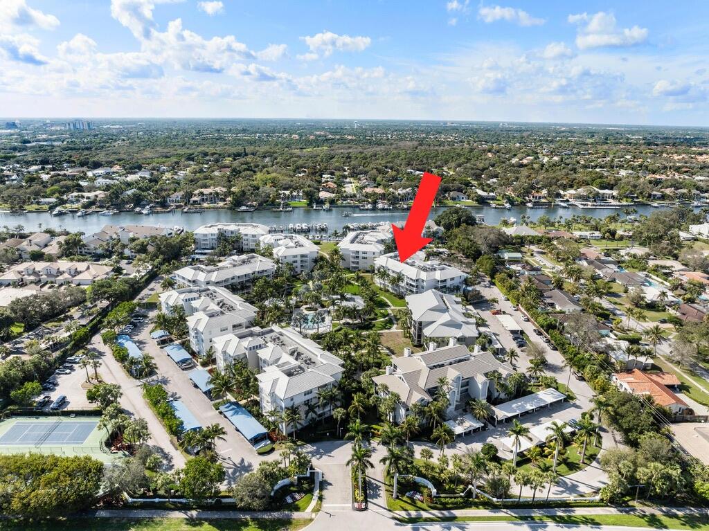 315 Bay Colony Drive N