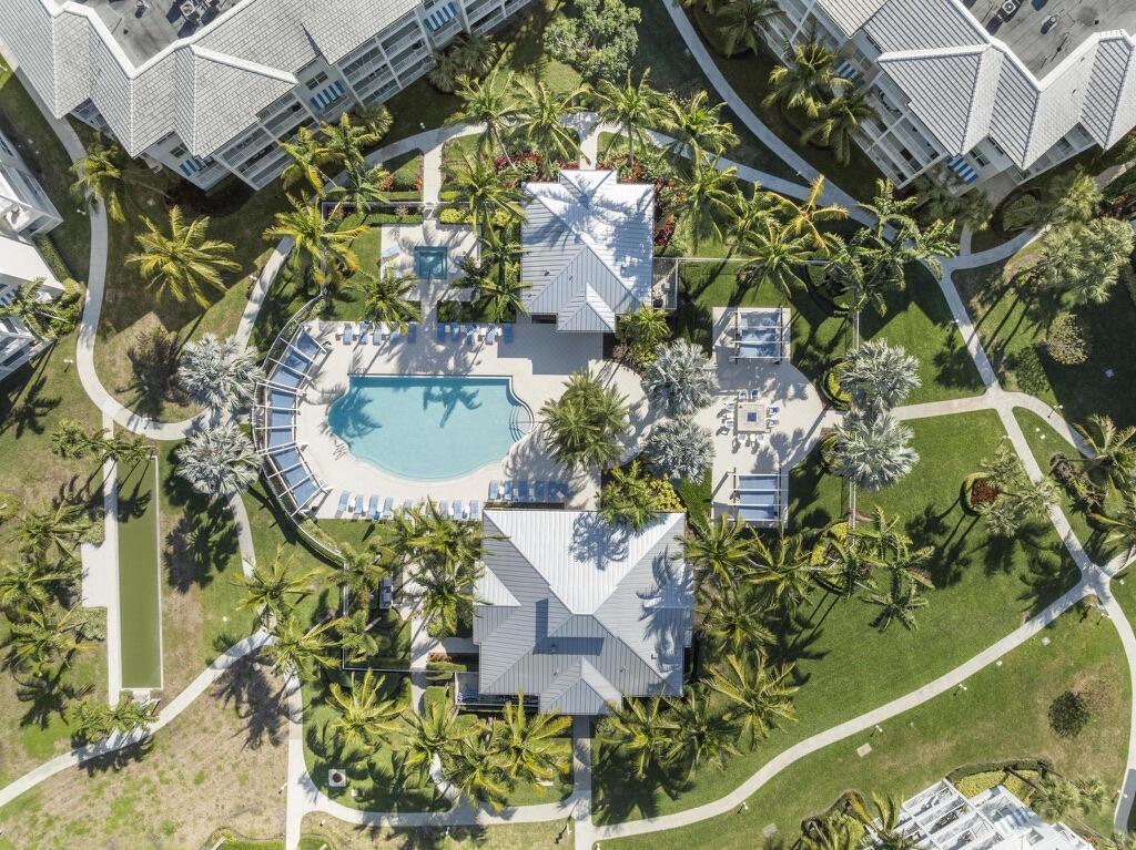 315 Bay Colony Drive N