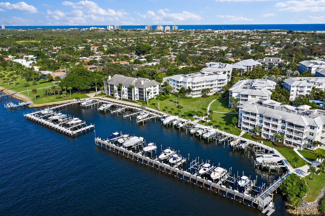 315 Bay Colony Drive N