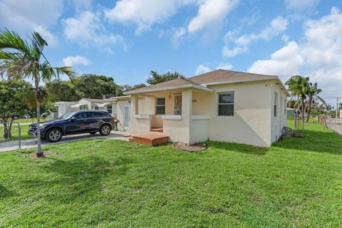 Tiny photo for 2403 Scott Street St, Hollywood, FL 33020 (MLS # RX-11119447)