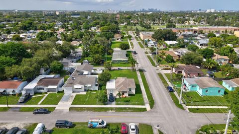 Tiny photo for 2403 Scott Street St, Hollywood, FL 33020 (MLS # RX-11119447)