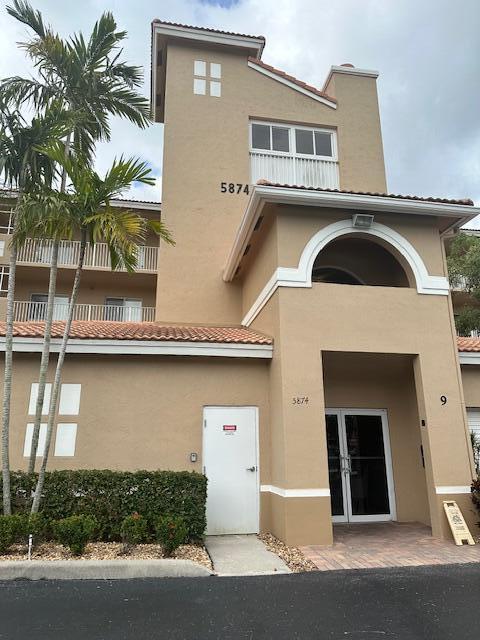 Property for Sale at 5874 Crystal Shores Drive 402, Boynton Beach, Palm Beach County, Florida - Bedrooms: 3 
Bathrooms: 2  - $399,000