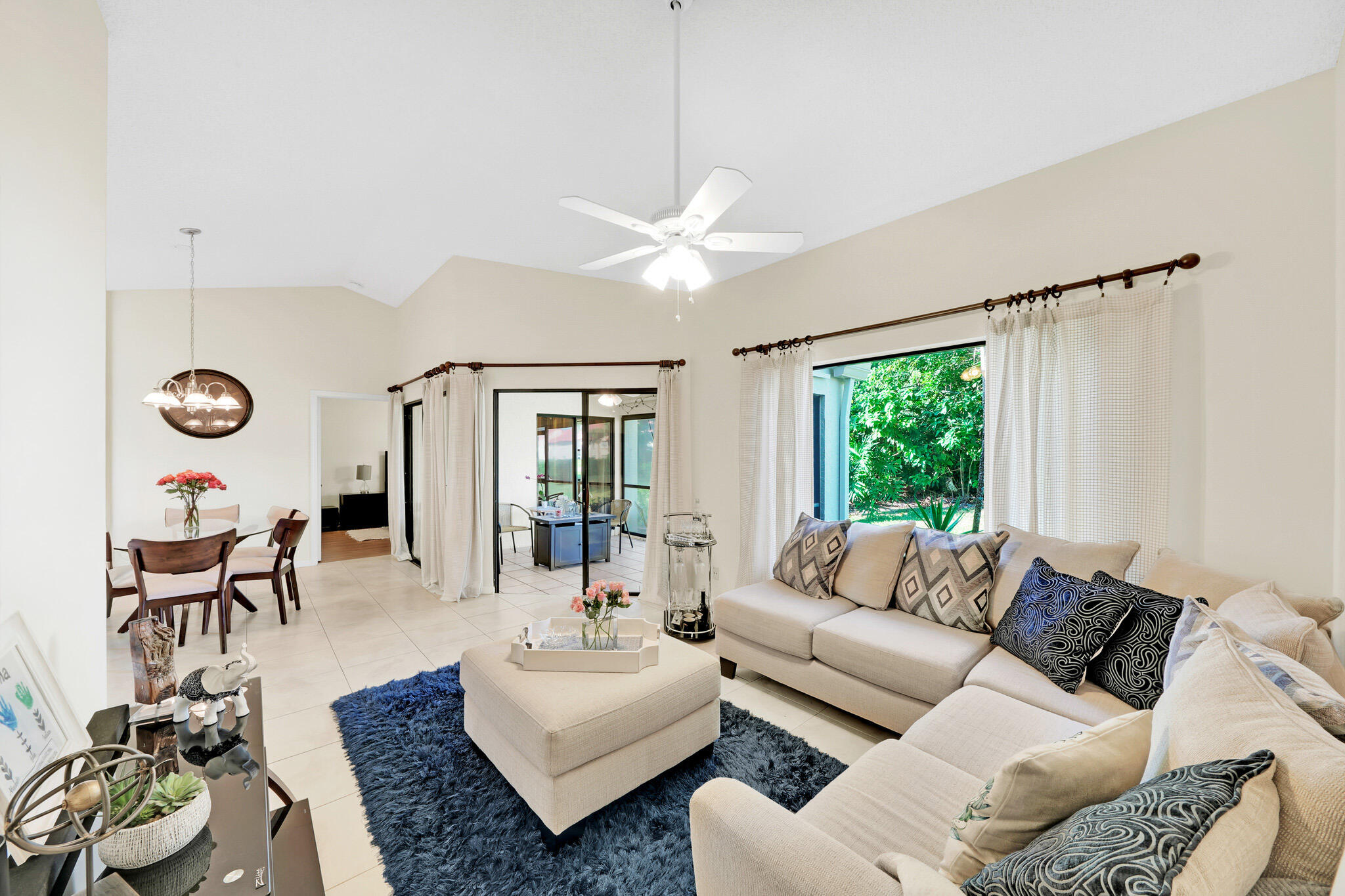 Property for Sale at 5939 Parkwalk Circle, Boynton Beach, Palm Beach County, Florida - Bedrooms: 2 
Bathrooms: 2  - $224,900
