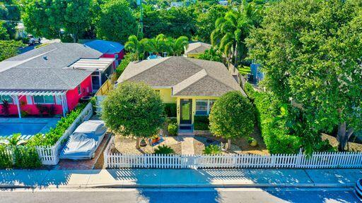 Property for Sale at 1007 N Lakeside Drive, Lake Worth Beach, Palm Beach County, Florida - Bedrooms: 3 
Bathrooms: 2  - $795,000