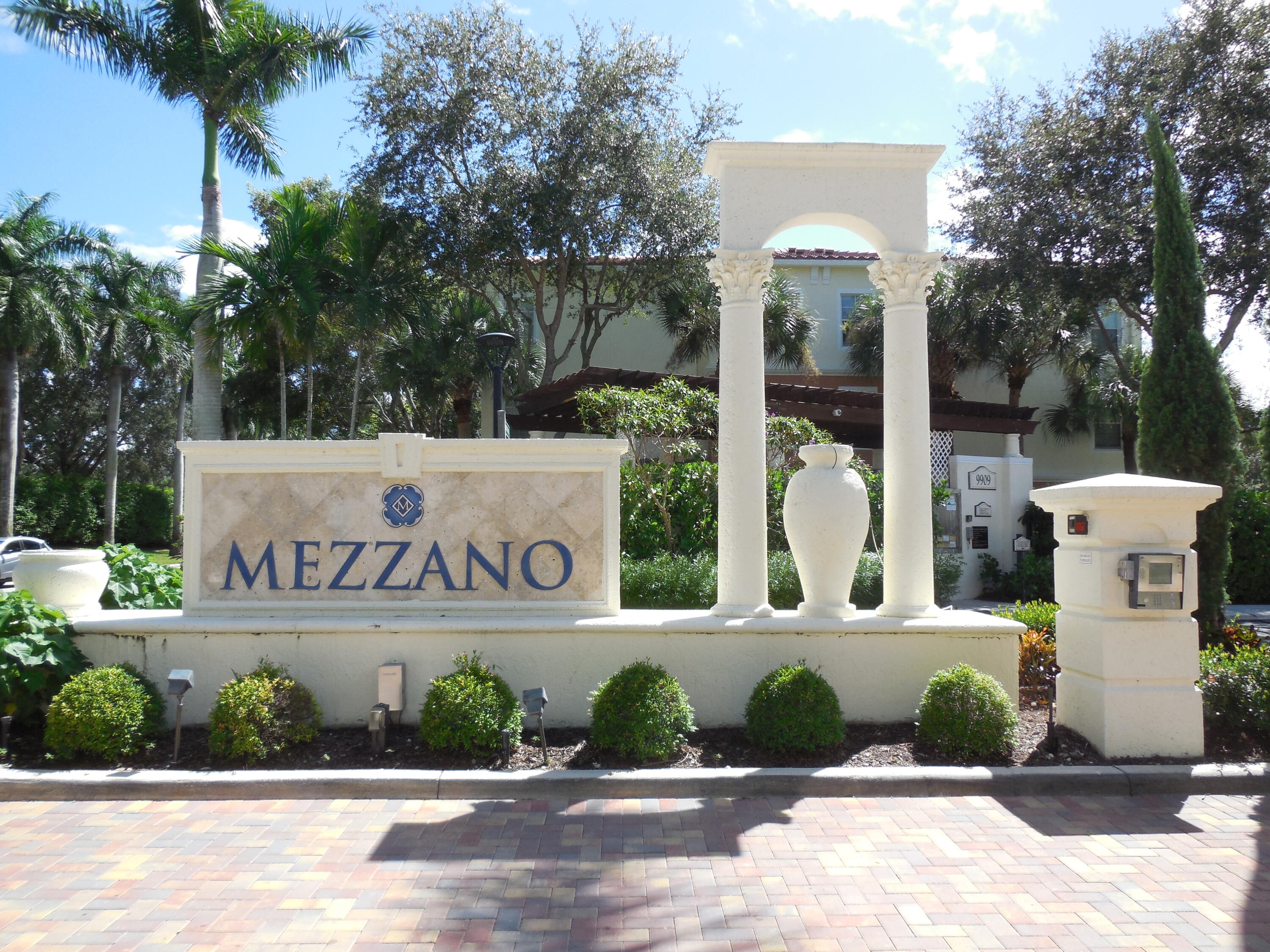 9833 Baywinds Drive 7307, West Palm Beach, Palm Beach County, Florida - 3 Bedrooms  
2 Bathrooms - 