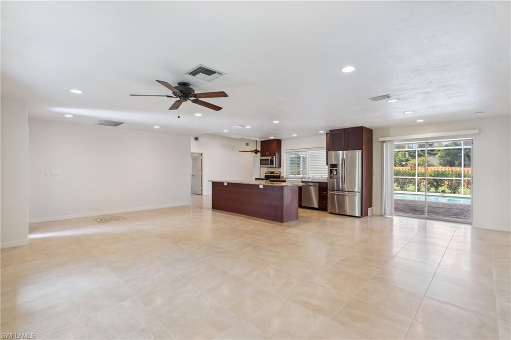 3726 SE Santa Barbara PL
