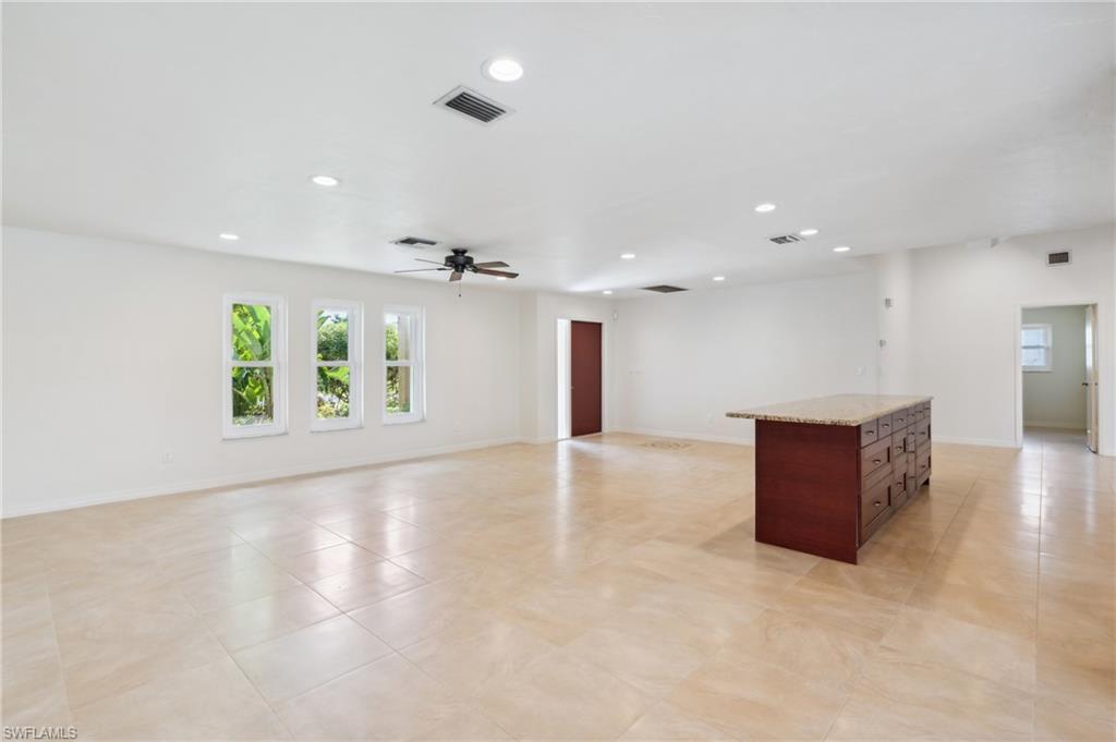 3726 SE Santa Barbara PL