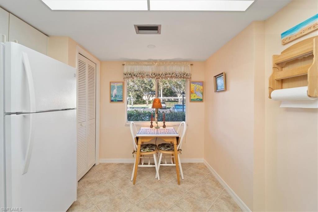 Naples, Florida 34104, United States, 2 Bedrooms Bedrooms, ,2 BathroomsBathrooms,Residential,Active,32550