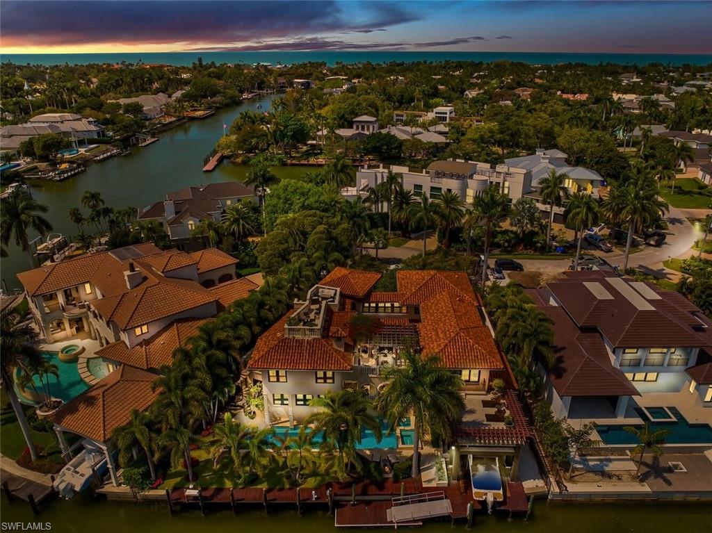 2233 Forrest LN