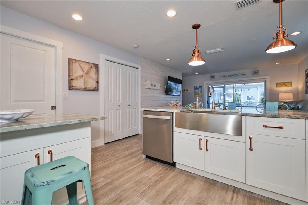 5027 SW 16th PL 103