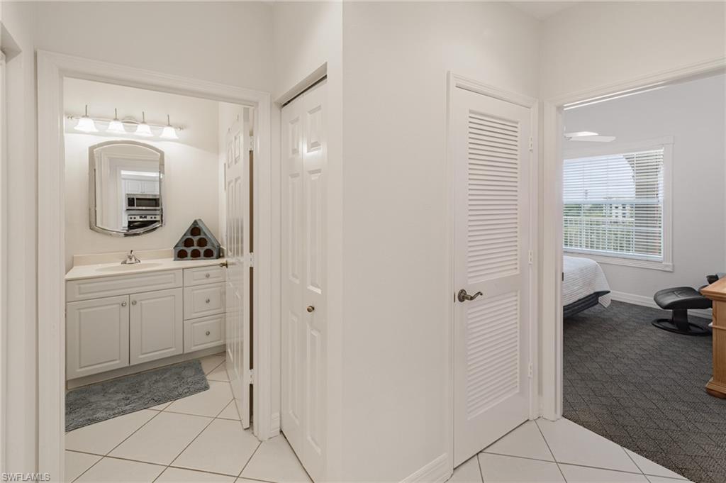 Naples, Florida 34102, United States, 2 Bedrooms Bedrooms, ,2 BathroomsBathrooms,Residential,Active,52981