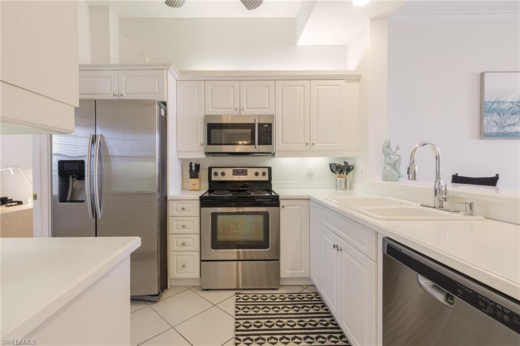 Naples, Florida 34102, United States, 2 Bedrooms Bedrooms, ,2 BathroomsBathrooms,Residential,Active,52981