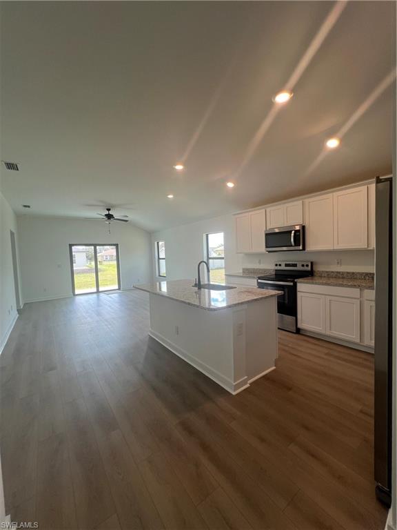 144 Blackstone DR