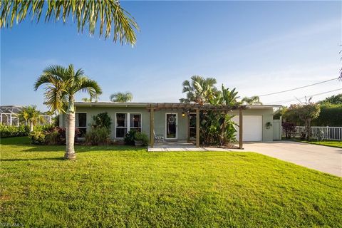 1712 Cascade WAY, North Fort Myers, FL 33917 - #: 224026480