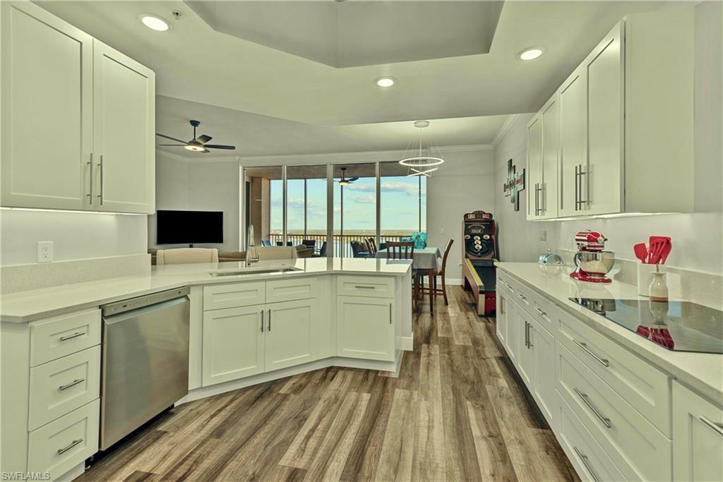 2104 W FIRST ST 2702