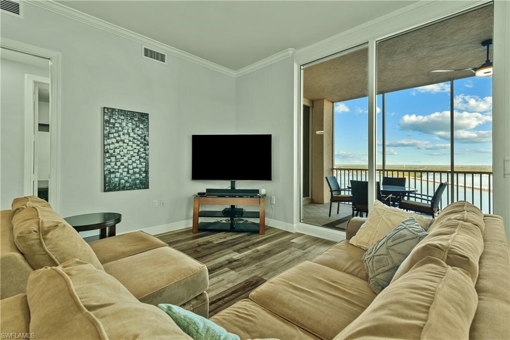 2104 W FIRST ST 2702