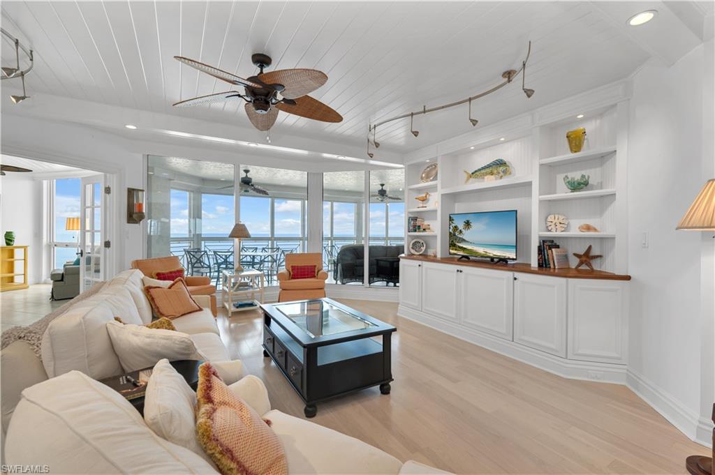 4021 Gulf Shore BLVD N 1002