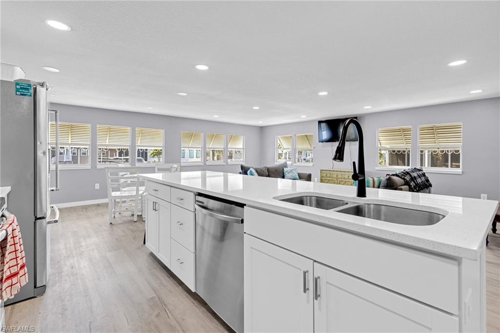 Fort Myers Beach, Florida 33931, United States, 2 Bedrooms Bedrooms, ,2 BathroomsBathrooms,Residential,Active,56983