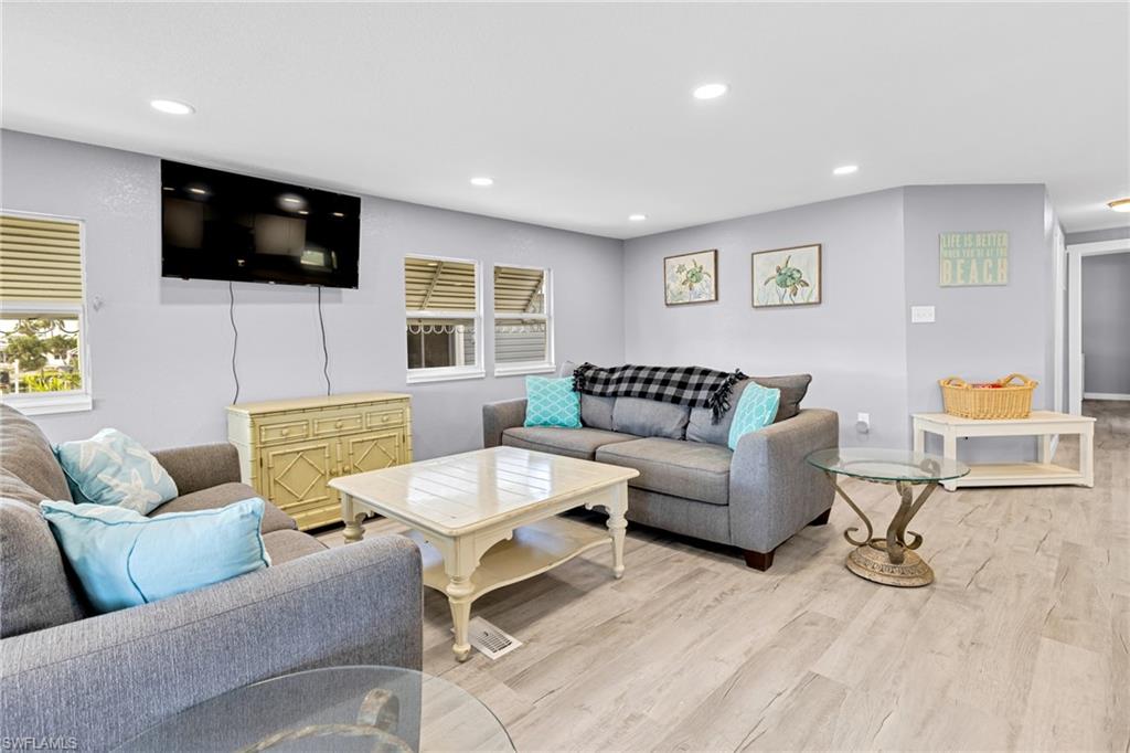 Fort Myers Beach, Florida 33931, United States, 2 Bedrooms Bedrooms, ,2 BathroomsBathrooms,Residential,Active,56983