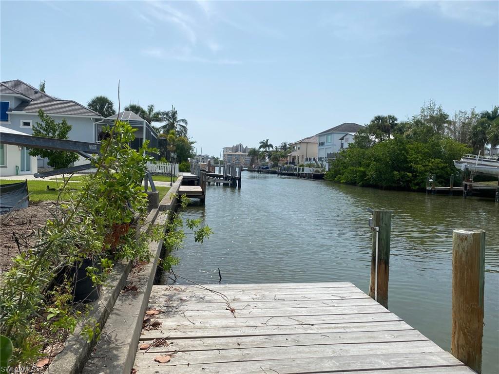 483 Oak AVE