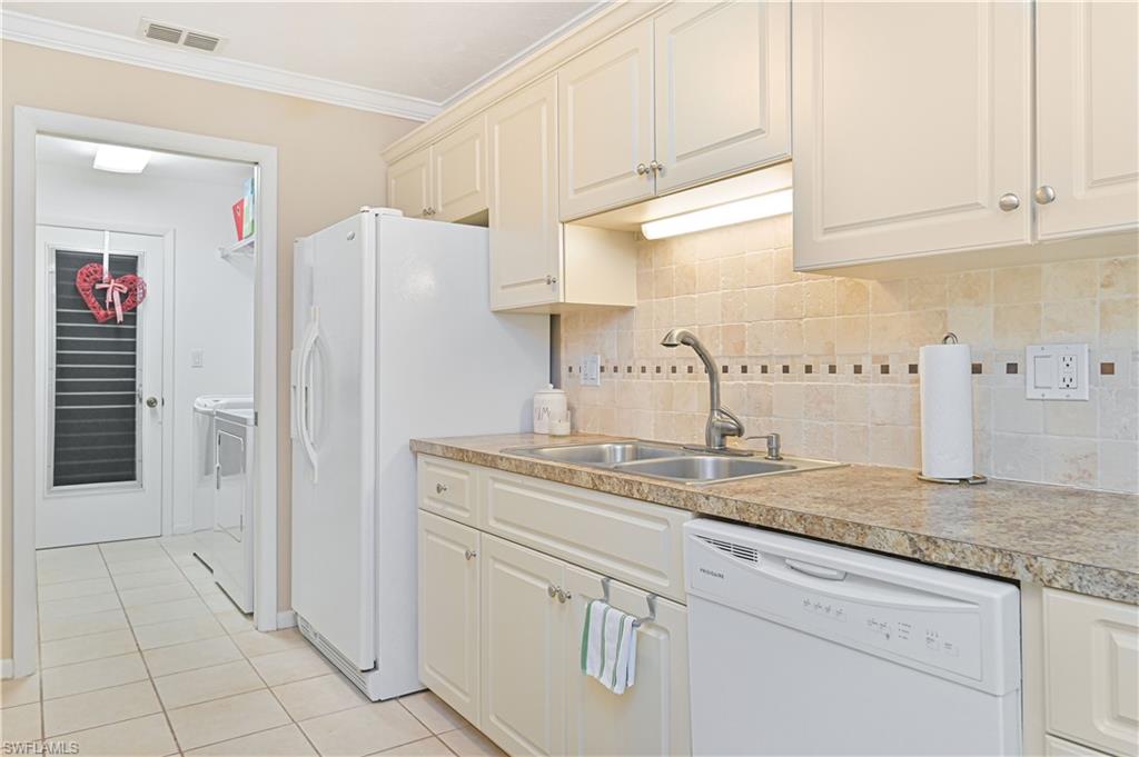 Fort Myers, Florida 33907, United States, 2 Bedrooms Bedrooms, ,2 BathroomsBathrooms,Residential,Active,159778