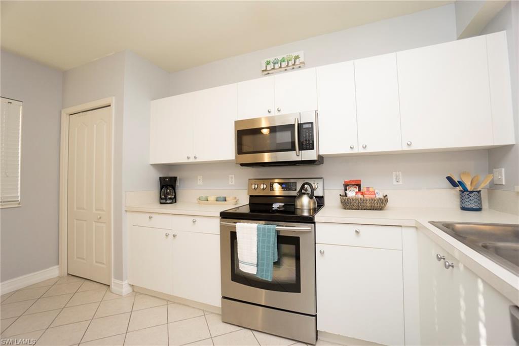 Naples, Florida 34104, United States, 2 Bedrooms Bedrooms, ,2 BathroomsBathrooms,Residential,Active,127504