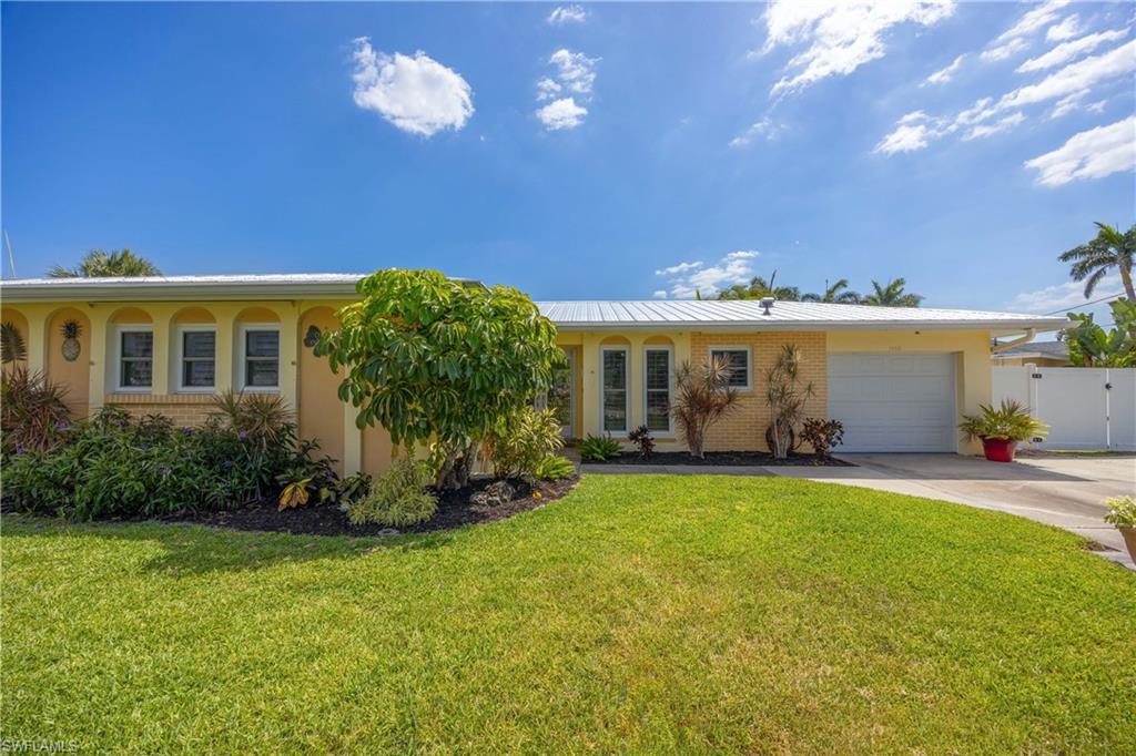 Cape Coral, Florida 33904, United States, 3 Bedrooms Bedrooms, ,3 BathroomsBathrooms,Residential,Contingent,138652