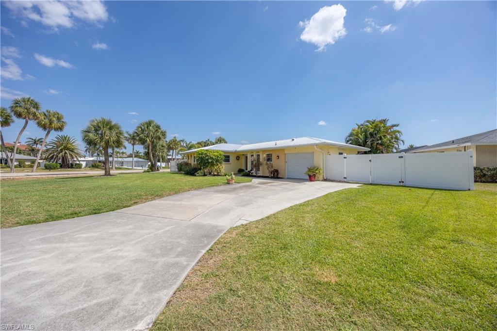 Cape Coral, Florida 33904, United States, 3 Bedrooms Bedrooms, ,3 BathroomsBathrooms,Residential,Contingent,138652