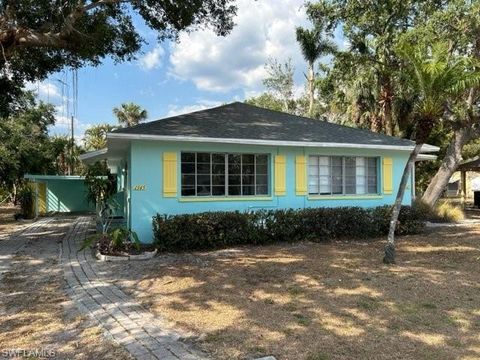 1345/1347 Bradford RD FORT MYERS FL 33901