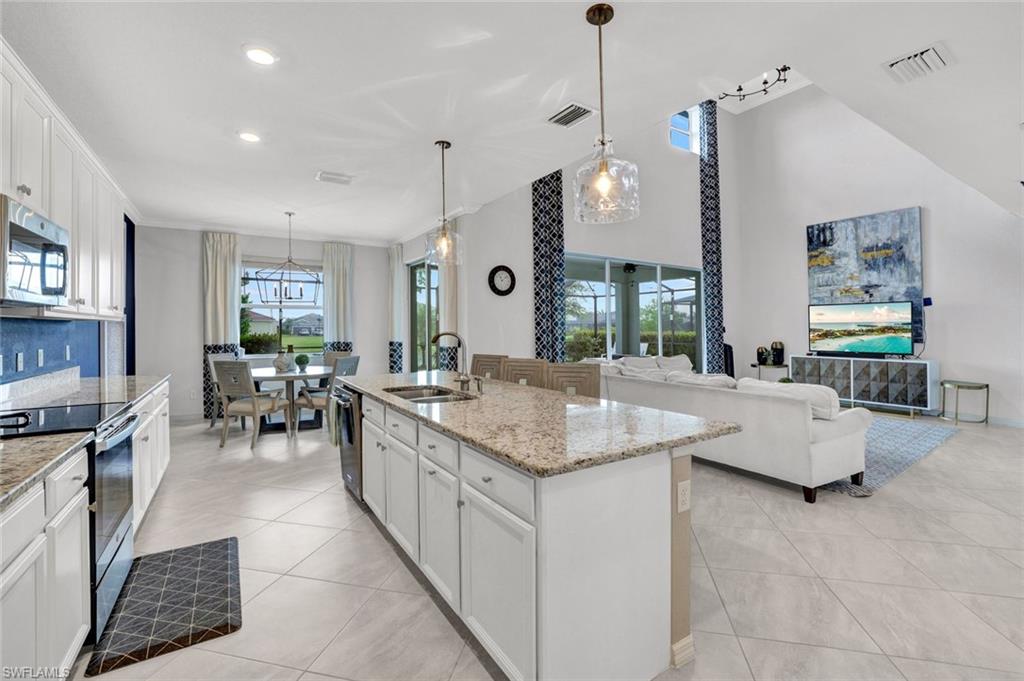2369 Tangerine LN