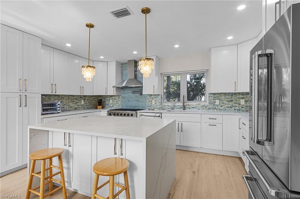 1543 San Carlos Bay DR