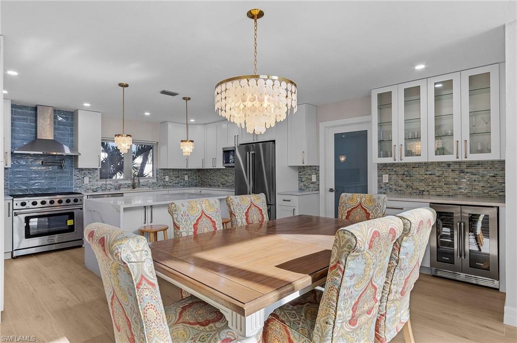 1543 San Carlos Bay DR