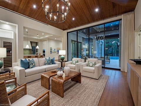 473 Banyan BLVD NAPLES FL 34102