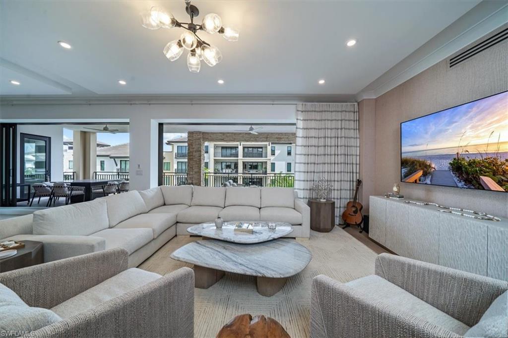 1130 3rd AVE S 404