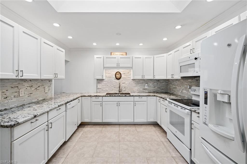3586 McComb LN
