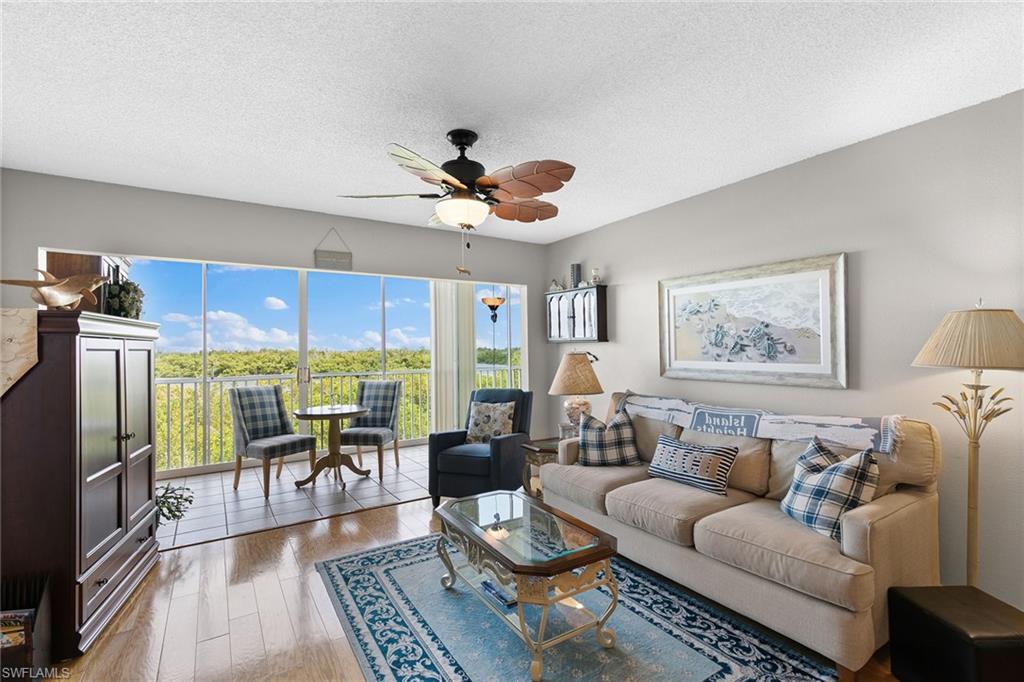 100 Stevens Landing DR 305