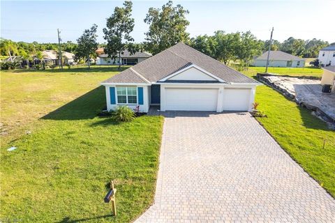 Single Family Residence in PUNTA GORDA FL 25357 Deep Creek BLVD.jpg