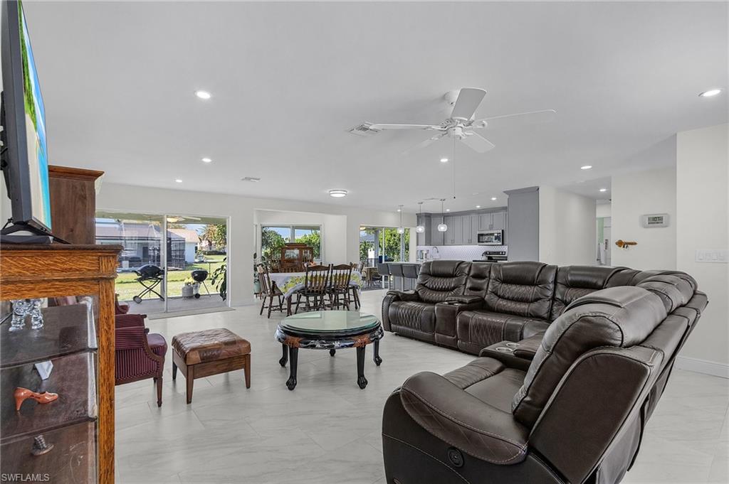 5581 Amoroso DR