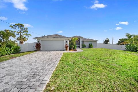 1611 SW Embers TER CAPE CORAL FL 33991