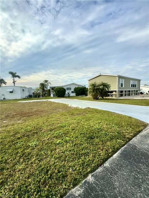 386 Tricia LN FORT MYERS FL 33908