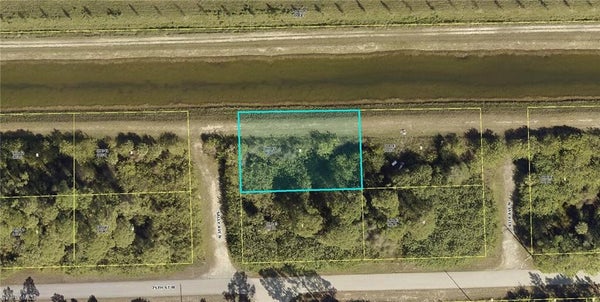 7502 SALLY AVE N, LEHIGH ACRES, FL 33971 - Image 1d375feeebd3d359caa9aa76f3ca2dbe/4099361969
