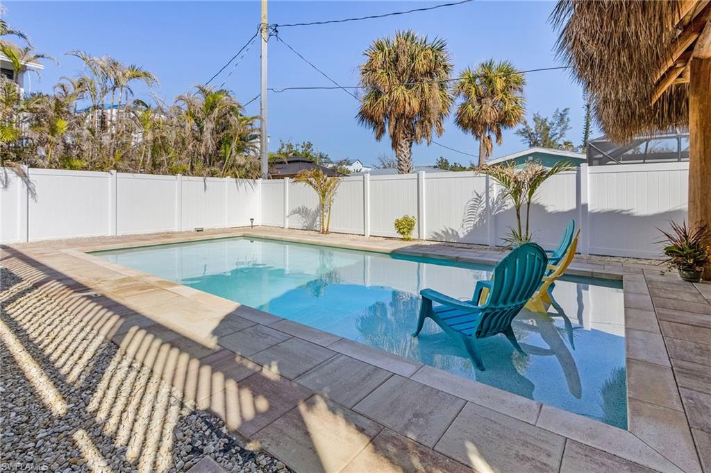 Fort Myers Beach, Florida 33931, United States, 4 Bedrooms Bedrooms, ,3 BathroomsBathrooms,Residential,Active,139515