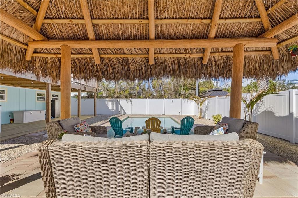 Fort Myers Beach, Florida 33931, United States, 4 Bedrooms Bedrooms, ,3 BathroomsBathrooms,Residential,Active,139515