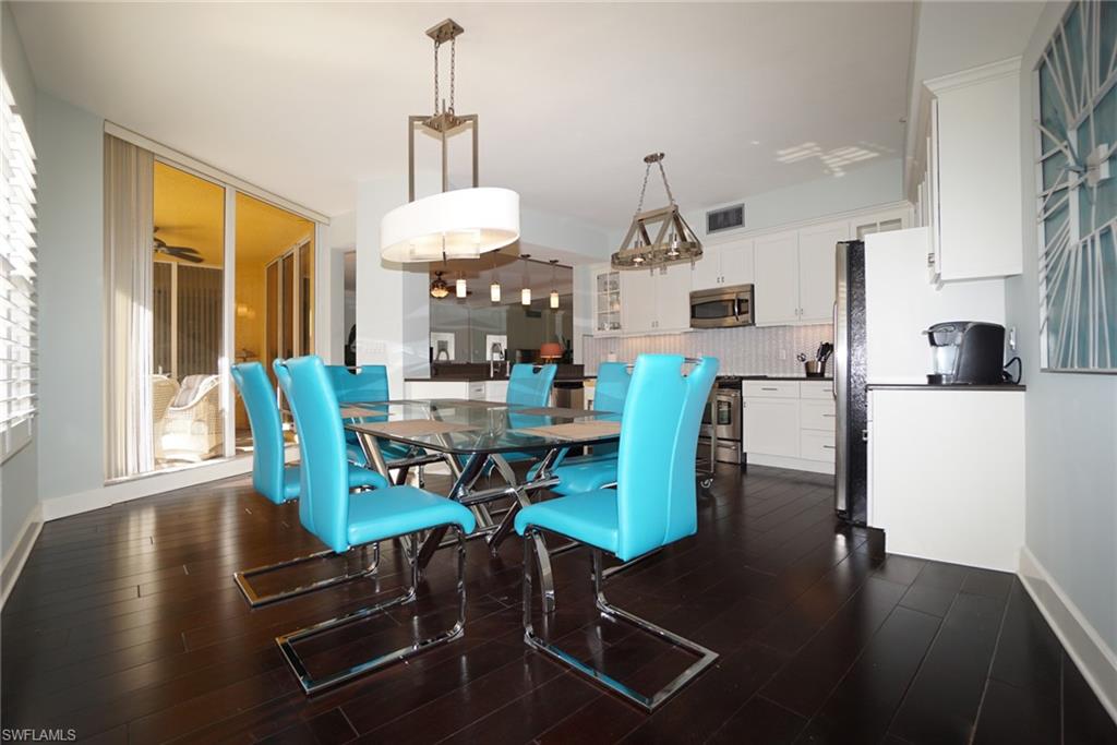 Naples, Florida 34102, United States, 2 Bedrooms Bedrooms, ,3 BathroomsBathrooms,Residential,Active,64335