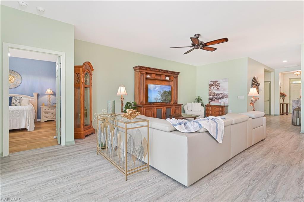 Alva, Florida 33920, United States, 3 Bedrooms Bedrooms, ,2 BathroomsBathrooms,Residential,Active,158367