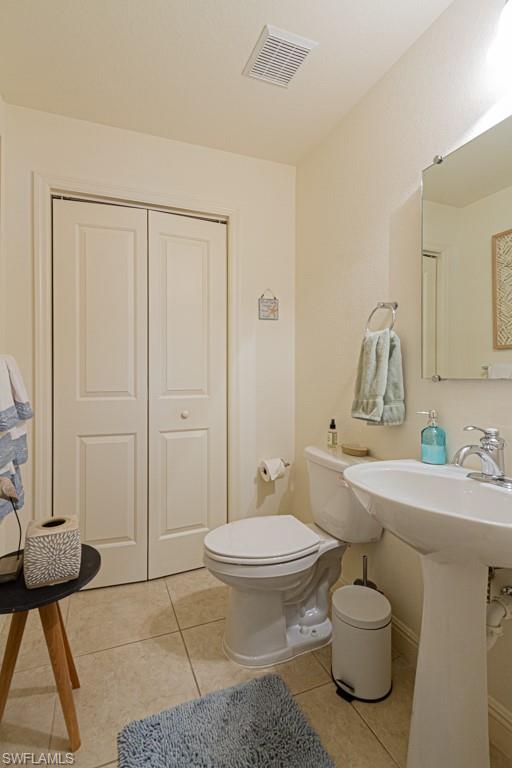 Naples, Florida 34104, United States, 2 Bedrooms Bedrooms, ,3 BathroomsBathrooms,Residential,Pending,59134