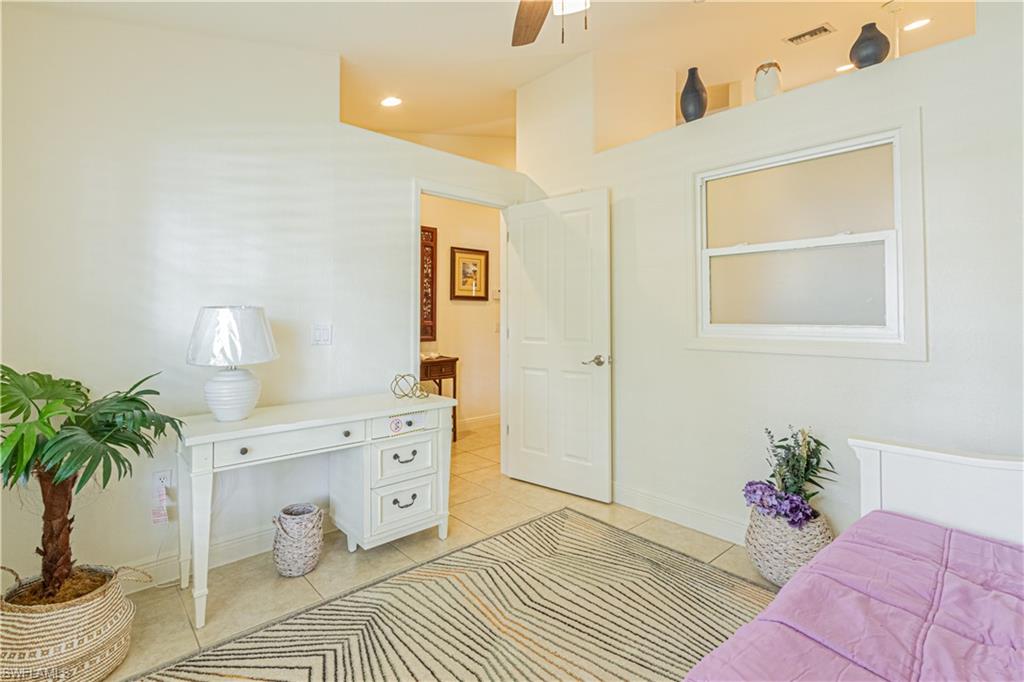 Naples, Florida 34104, United States, 2 Bedrooms Bedrooms, ,3 BathroomsBathrooms,Residential,Pending,59134